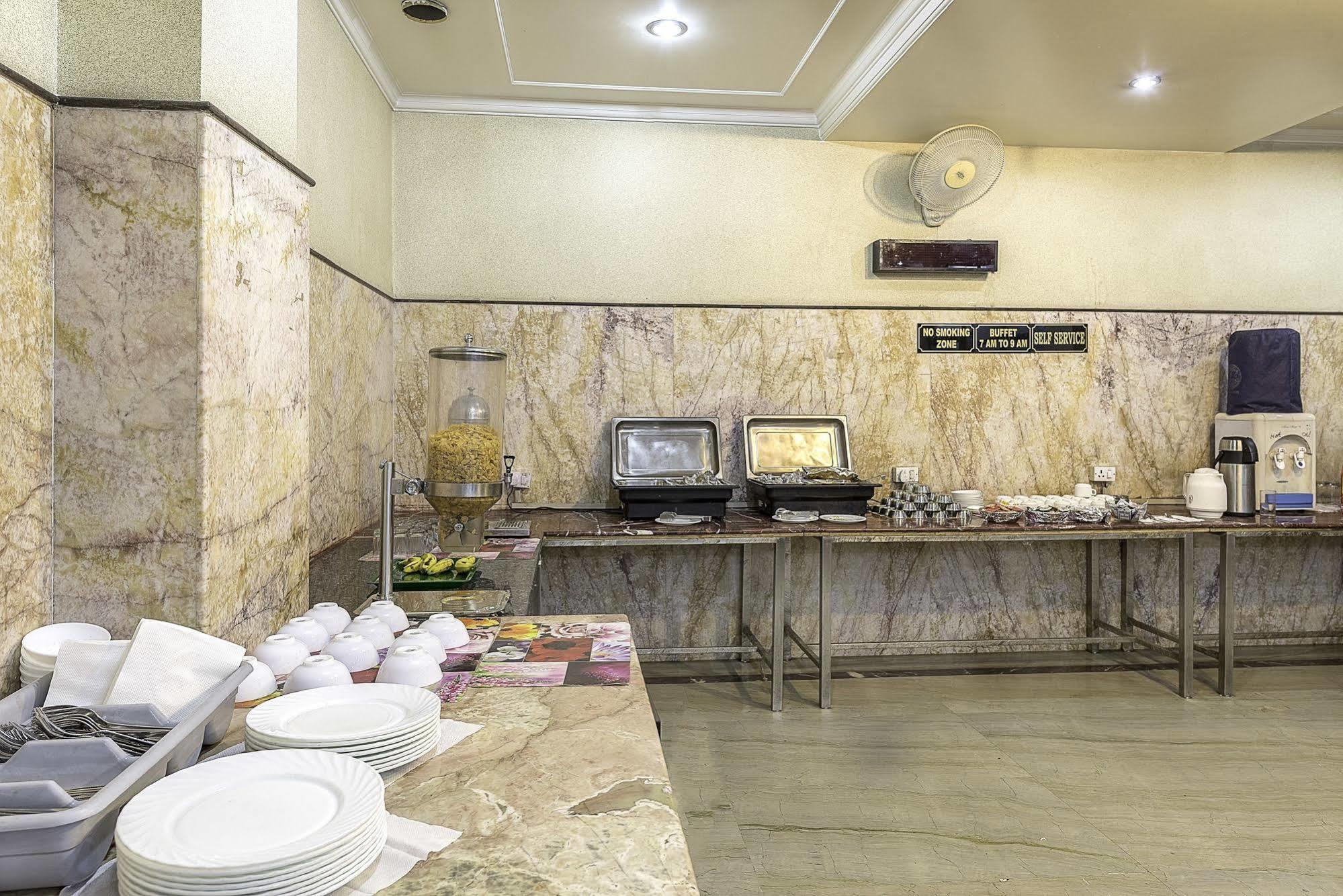 Treebo Trend Singh Sons Karol Bagh Nova Deli Exterior foto